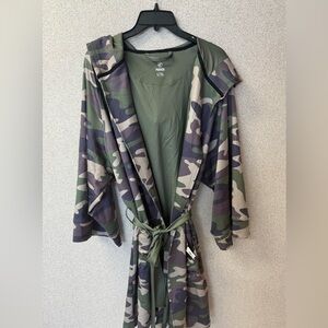 PLOVER Unisex One‎ Size Camo comfortable lounge robe super soft green